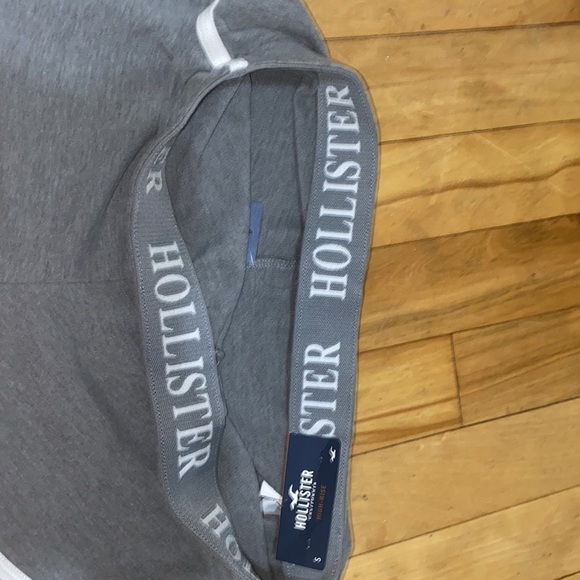 high rise comfy hollister shorts - Picture 3 of 5